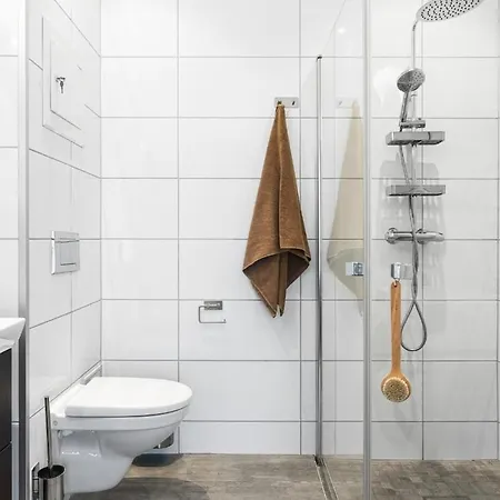 Bright, Cozy And Close To The Center 3-room Apartment! アパート *