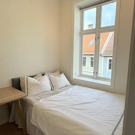 Bright, Cozy And Close To The Center 3-room Apartment! * ベルゲン