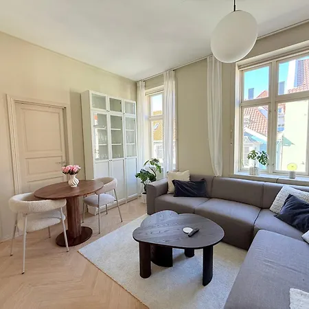 アパート Bright, Cozy And Close To The Center 3-room Apartment!
